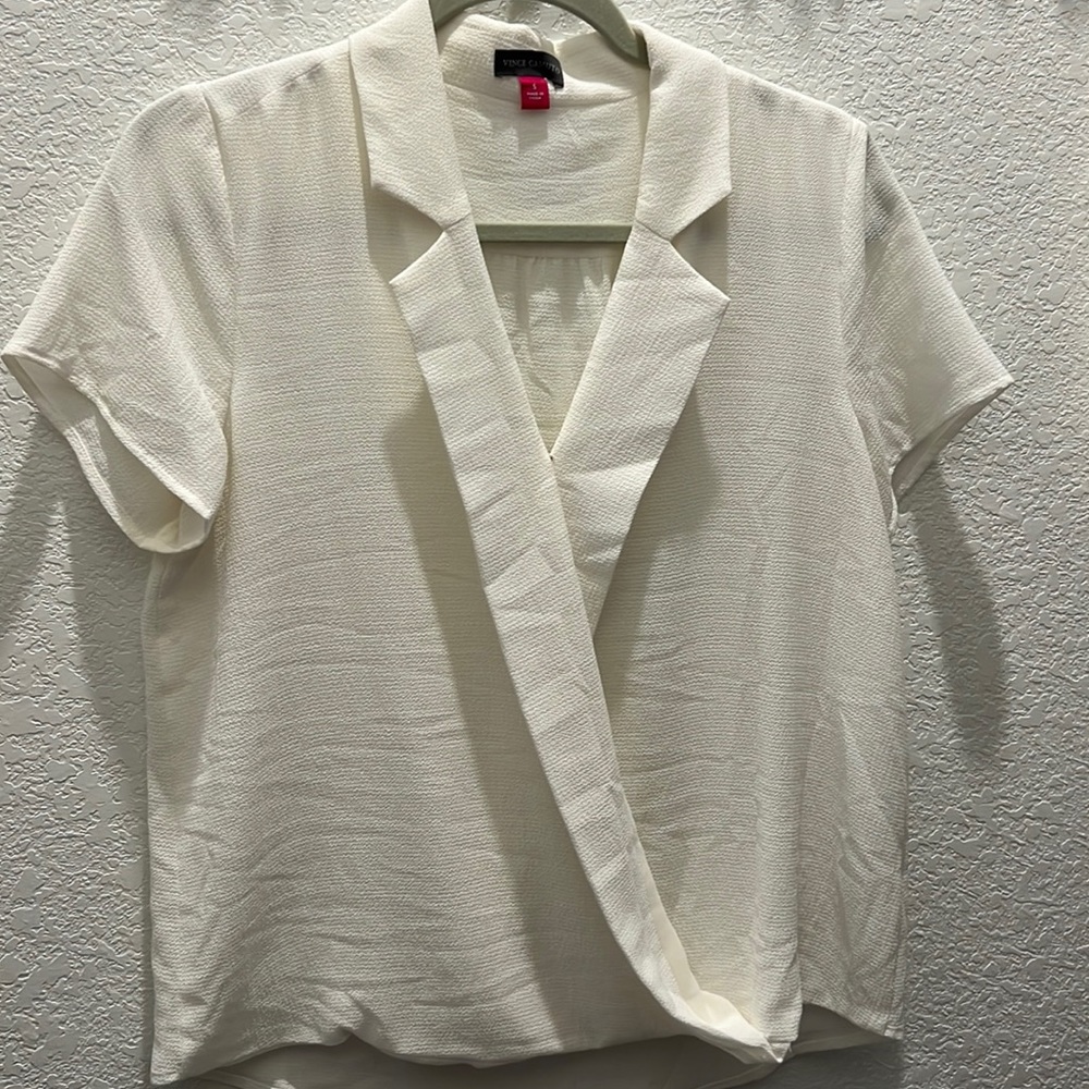 Vince Camino white/cream blouse. Cross front with snap detail. Great condition.